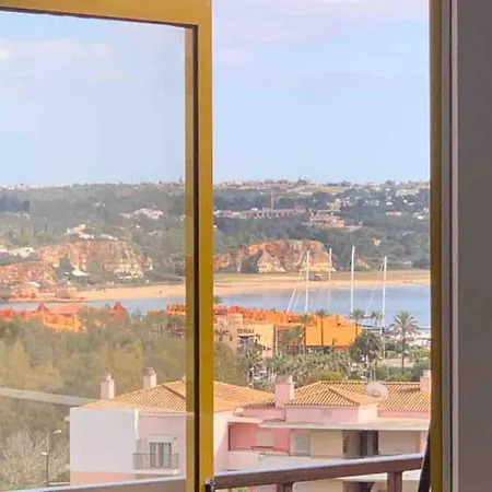 Bright Apt Marina View Steps To Beach