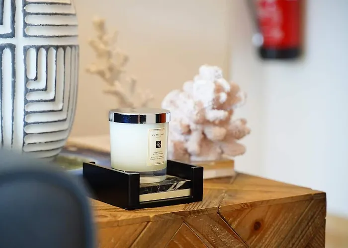 Stylish With View דירה