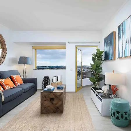 Bright Apt Marina View Steps To Beach *